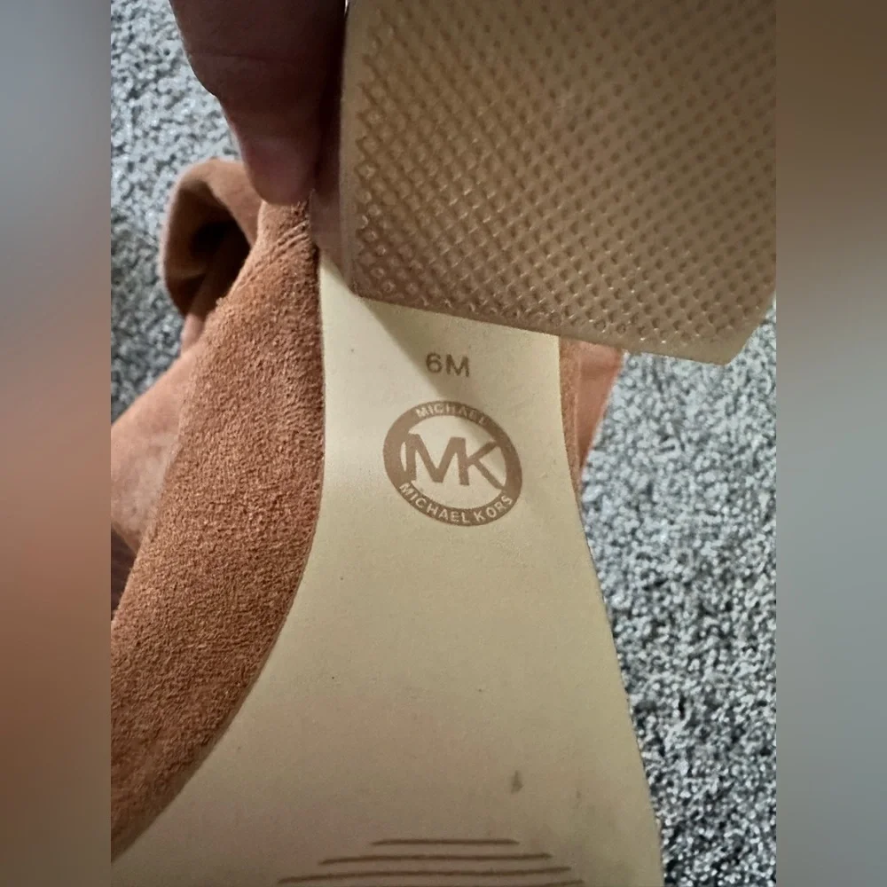 Michael Kors Women’s 6 Avery Suede Boot Pre-Loved Color: Acorn